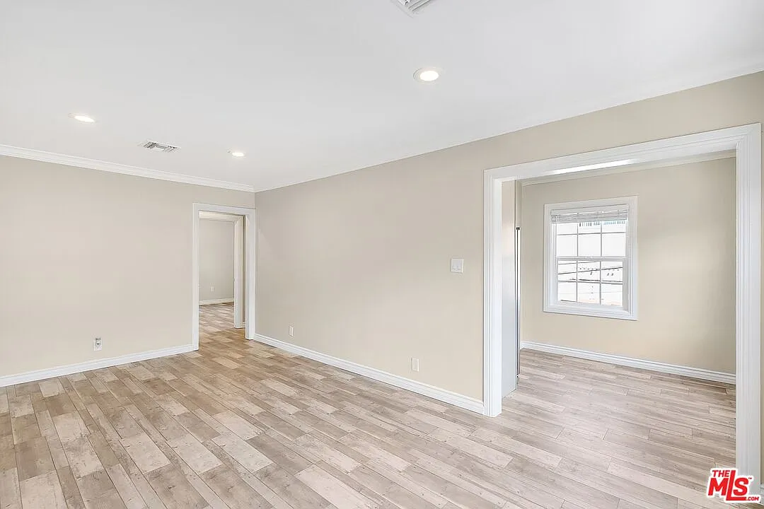 2 bed, 1.0 bath, 800 sqft, $2,785 — Photo 2