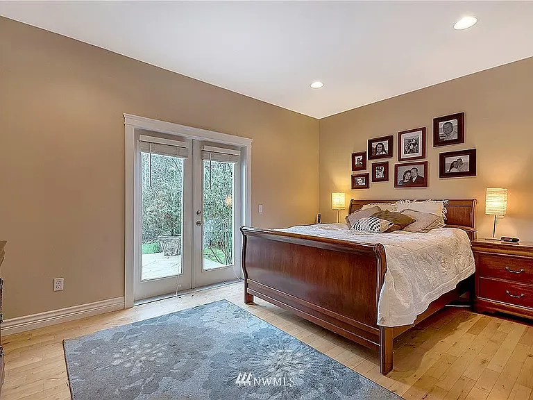 4463 Castlerock Dr — Photo 16