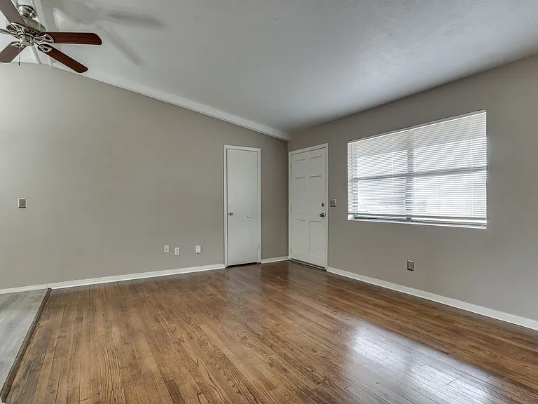 1432 SW 61st Ter — Photo 10