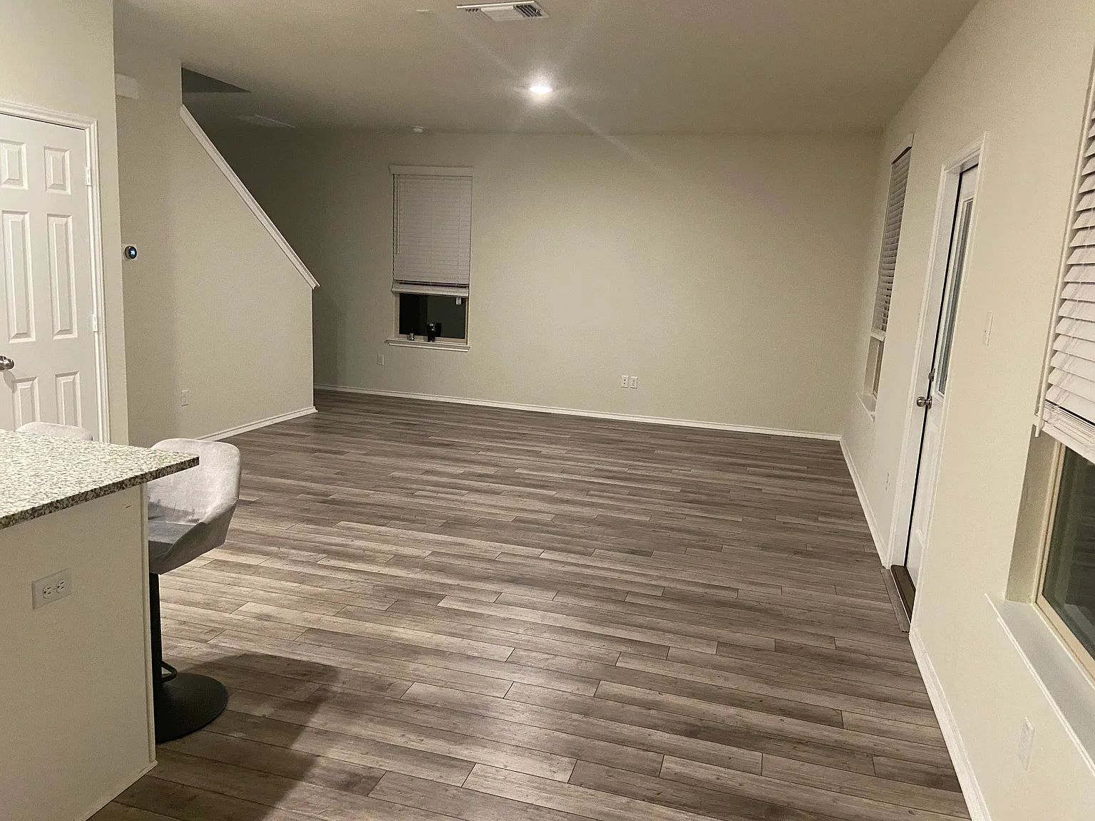 3 bed, 2.5 bath, 1625 sqft, $1,900 — Photo 2