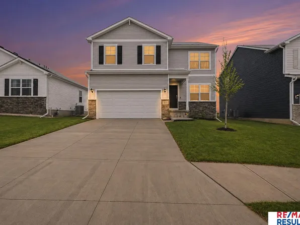 20513 Swallowtail St, Gretna, NE 68028