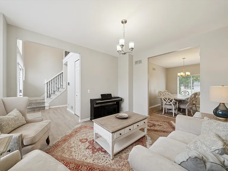 4976 Saddle Brook Ct — Photo 18