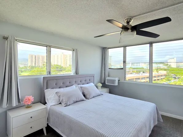 1052 Ala Nanu St, Honolulu, HI 96818