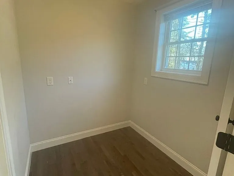 56 New Rochester Rd — Photo 15