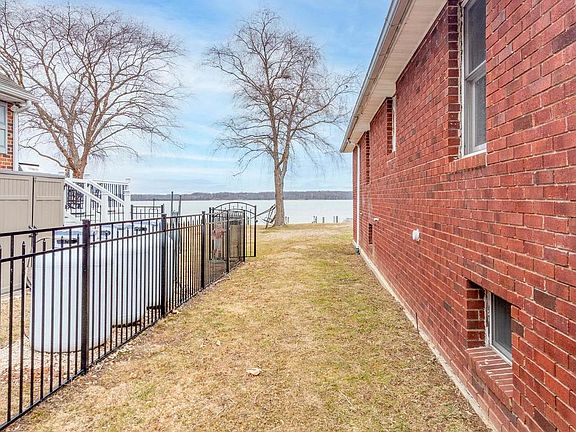 2nd image of 7316 Greenbank Rd