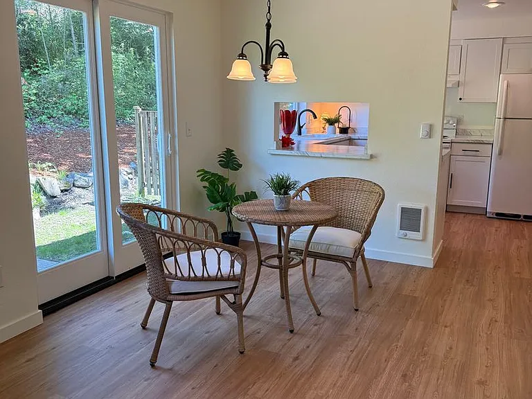 5117 9th Ave NE — Photo 3