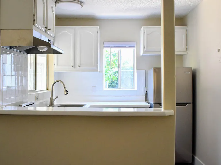 1750 EL Cerrito Place Apartments — Photo 9