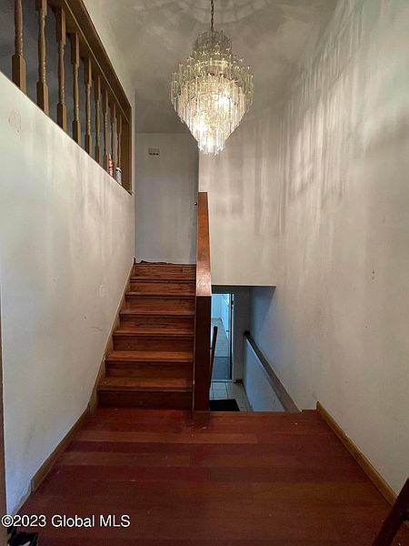 4th image of 14 Leland Street