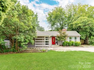 842 E Woodlawn Rd, Charlotte, NC 28209