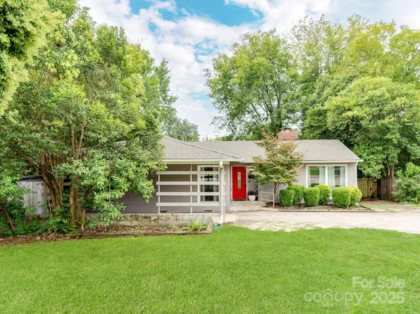 842 E Woodlawn Rd, Charlotte, NC 28209