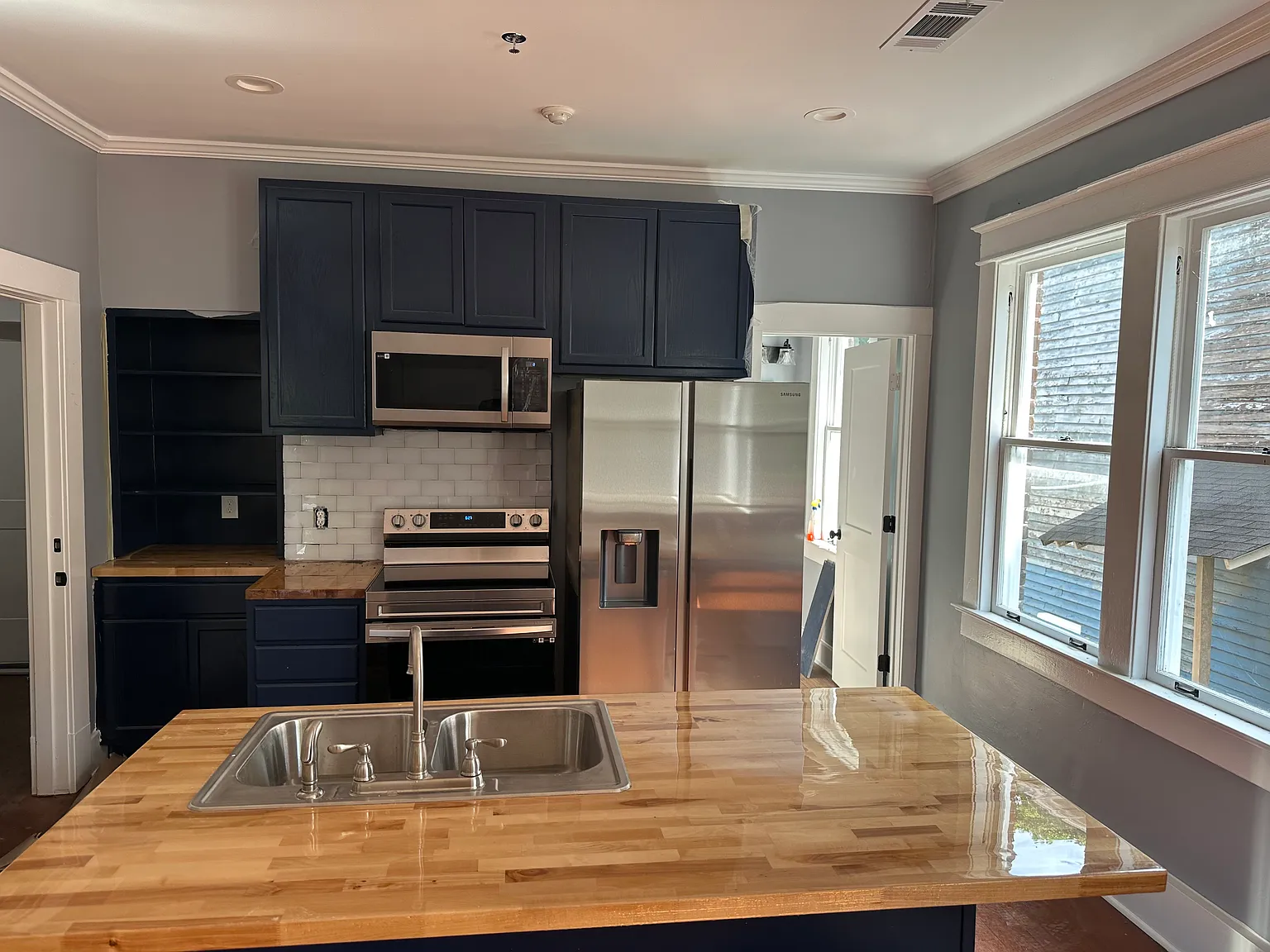2 bed, 2050 sqft, $1,300 — Photo 4