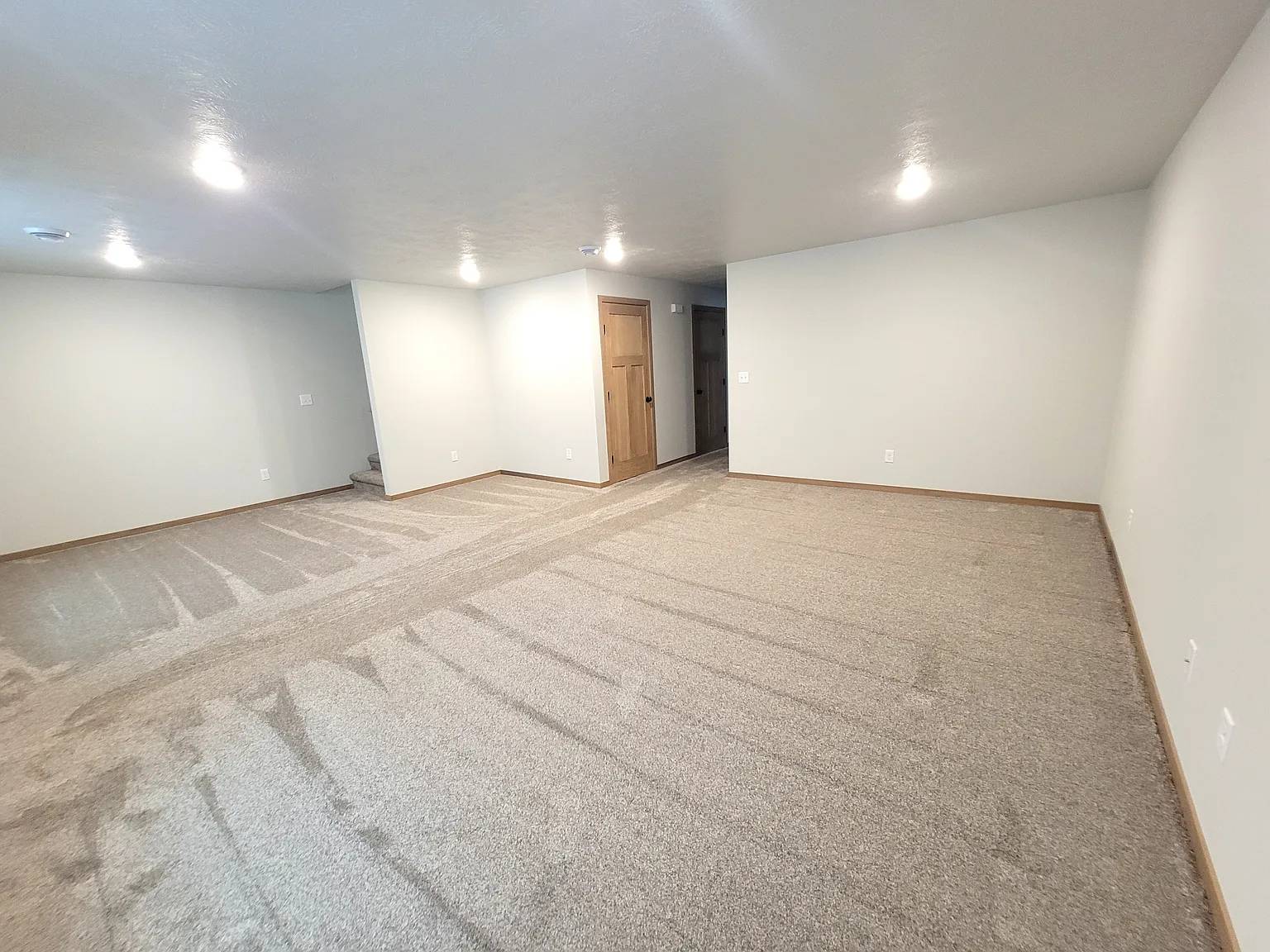 3609 S Osprey Ave — Photo 2