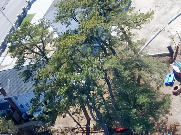 111 Lakeside Trl #A, Ridge, NY 11961