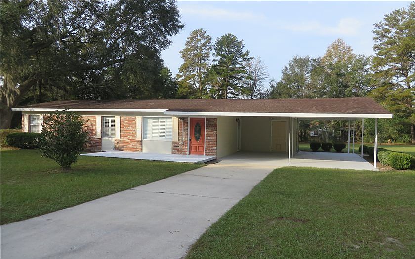 1st image of 208 SW Rayburn Ct