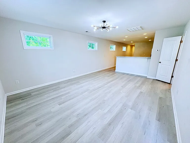 201 Royal Way — Photo 3