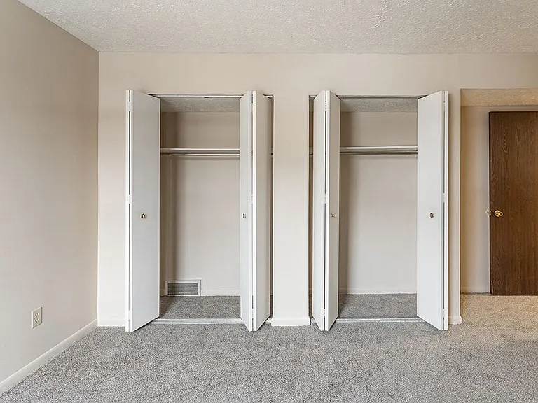 Delta Square Apartments - Lansing, MI — Photo 22