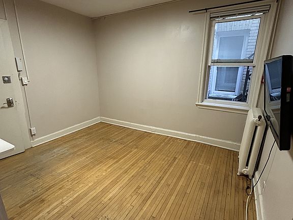 2nd image of 177 Goulburn Ave #2