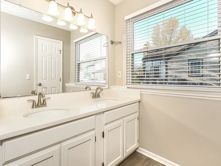 1724 Gardenstone Dr — Photo 11