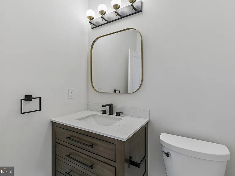 3156 Almond St — Photo 22