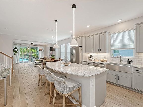 3rd image of 2531 FIREFLAG LANE