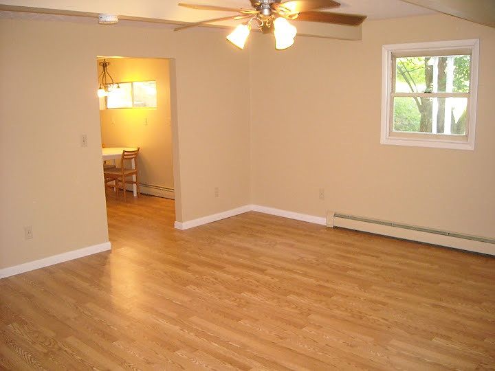 1st image of 402 Sanford St #2