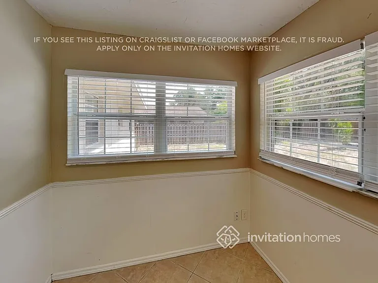 923 38th St W — Photo 16