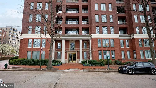 955 26th St NW #202 Photo 1