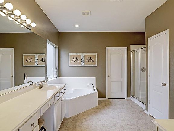 5th image of 15110 Heron Meadow Ln