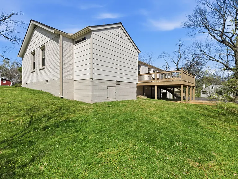 409 Barbara Dr — Photo 55