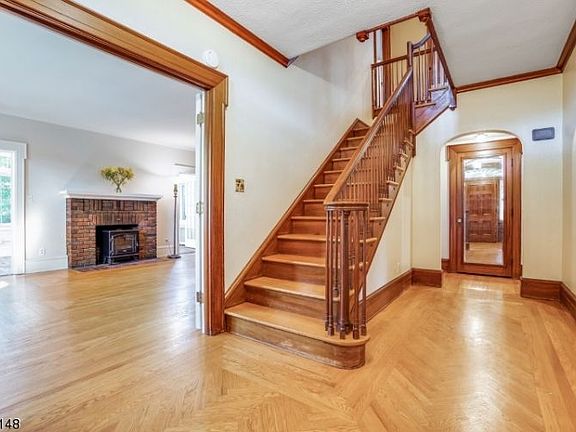 3rd image of 515 Fairbanks Ave