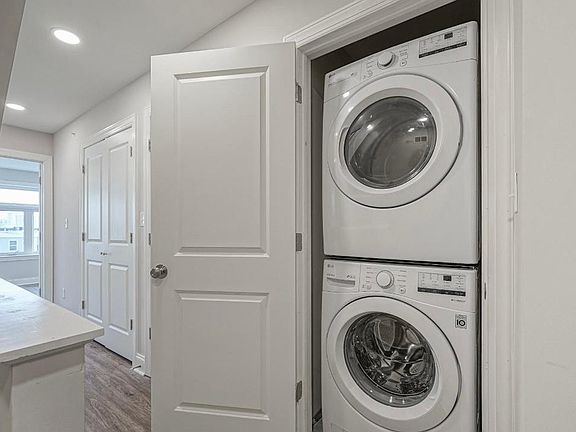 5th image of 1702 N Gratz St #1