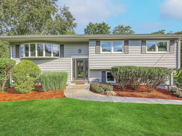 9 Blossom Road, Suffern, NY 10901