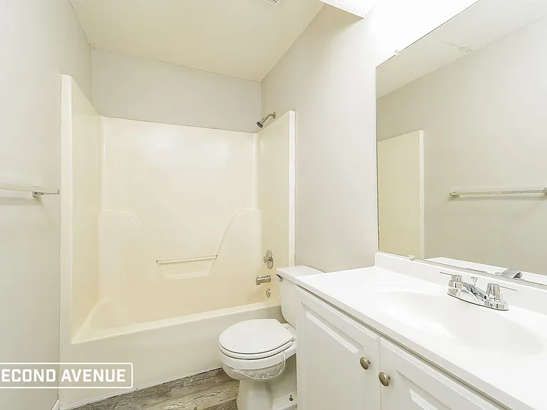 117 Monroe Ave — Photo 16