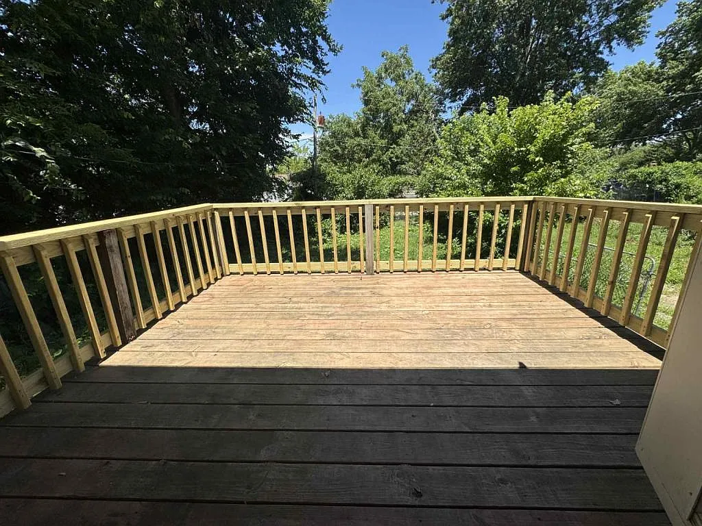 1836 Freeman Ave — Photo 4