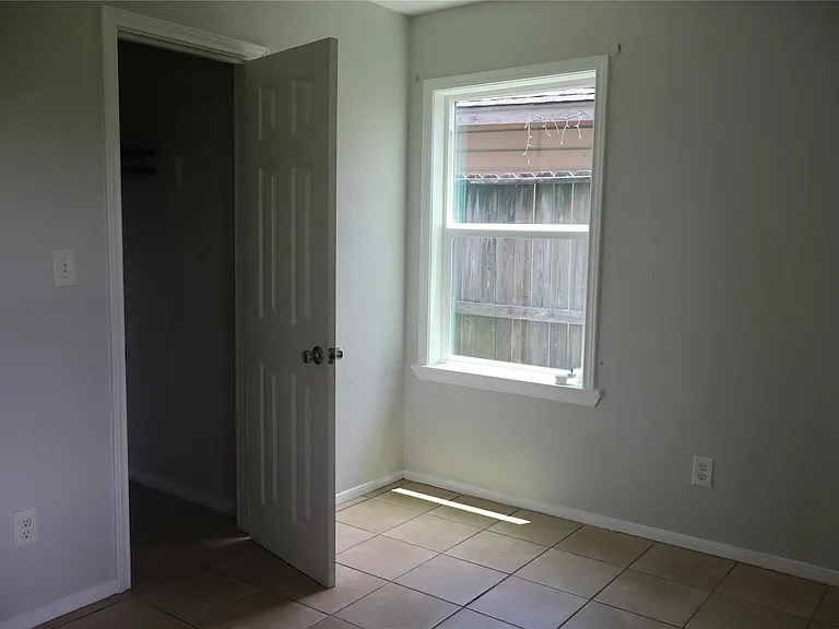 302 Delta St — Photo 11
