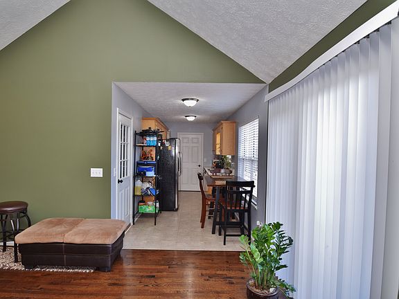 2nd image of 6130 Oak Hill Dr