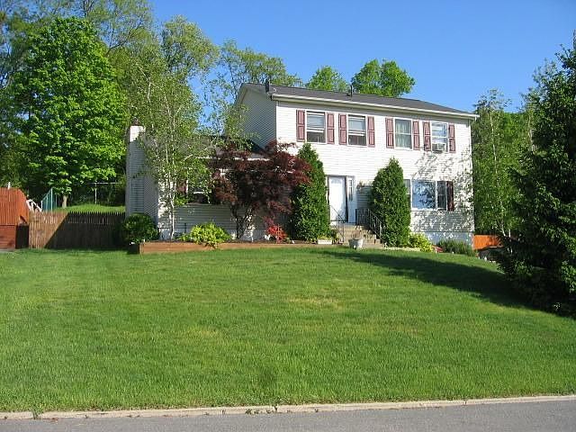 1st image of 13 Massachusetts Dr