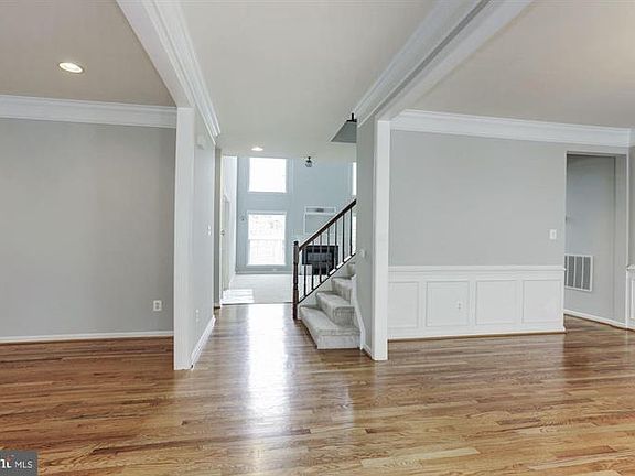 4th image of 10525 Moonglow Ct