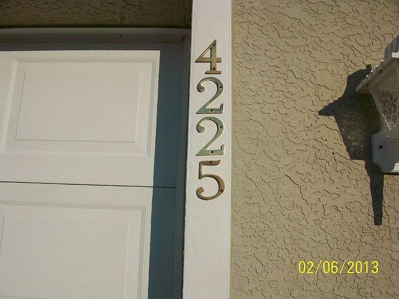 1st image of 4225 SW 15th Ave