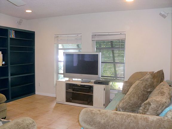 Entertainment Rm w/surround sound