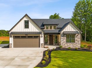 428 Honeysuckle Rd, Campobello, SC 29322