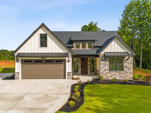 428 Honeysuckle Rd, Campobello, SC 29322