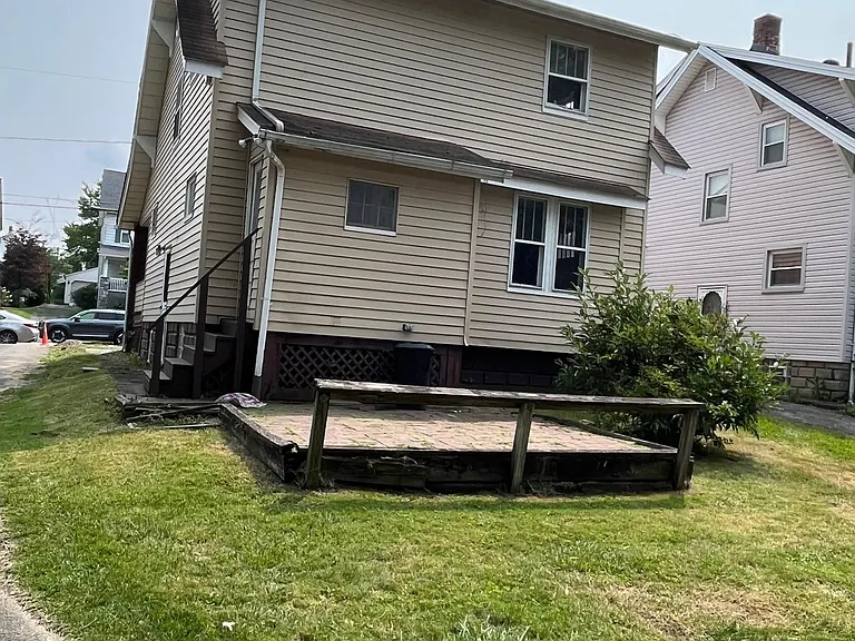 211 E Sheridan Ave — Photo 3