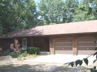 1391 Kingsbury Ln, Greenville, IL 62246