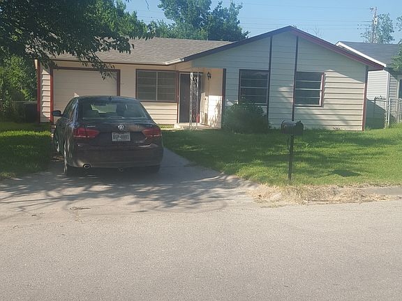 2nd image of 806 E Irvin Ave