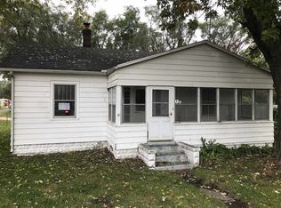 55991 Mayflower Rd, South Bend, IN 46619