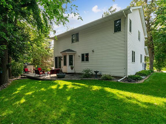 4th image of 19402 Carson Cir NW