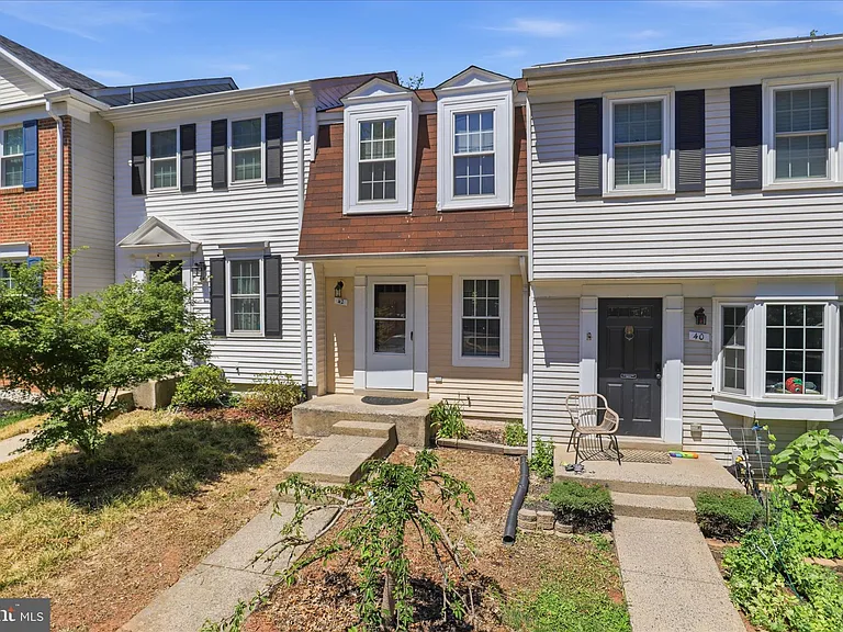 42 Alden Ct — Photo 2