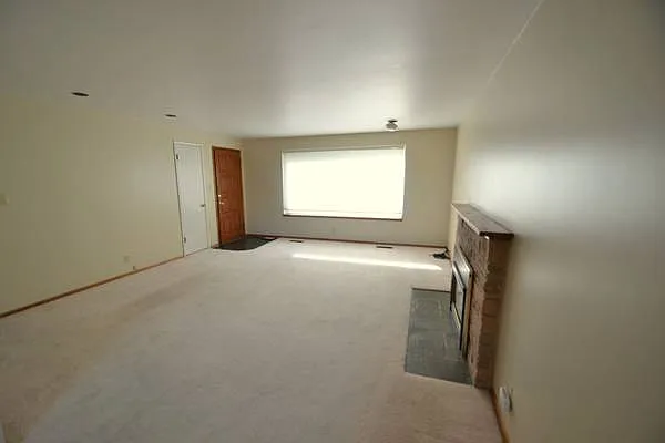 4 bed, 2120 sqft, $3,400 — Photo 2