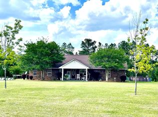 634 Sandy Rd, Baxley, GA 31513